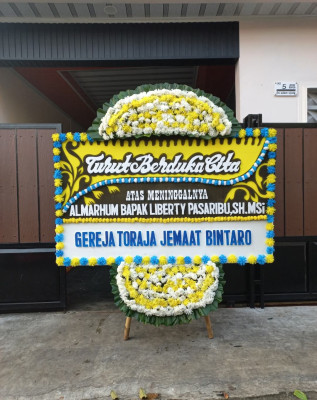 Papan Bunga Duka di Sungai Tubu